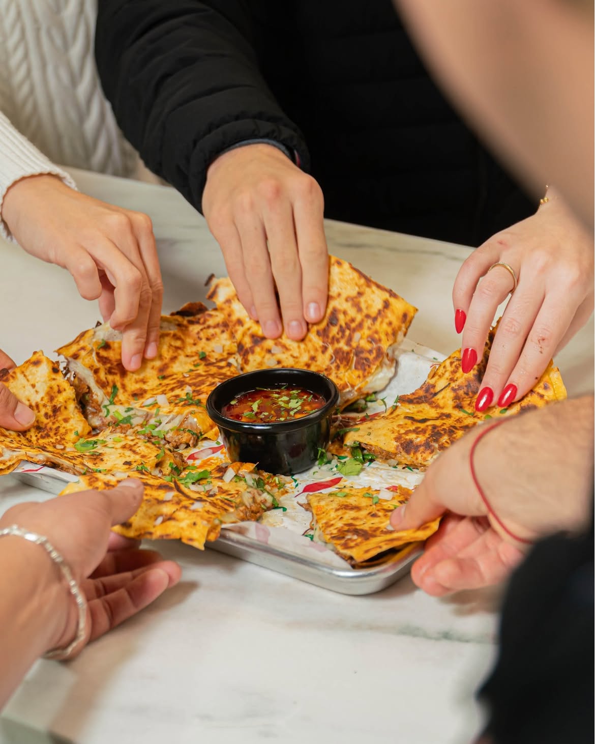 Gente va comer vivir momento eso sesión, imagen 4 — fotografía gastronómica de Academy Pro Marketing