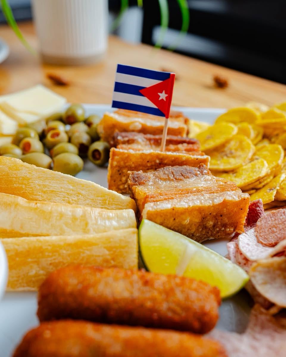 Taste cuba captured san antonio photo session, imagen 4 — contenido para redes producido por Academy Pro Marketing